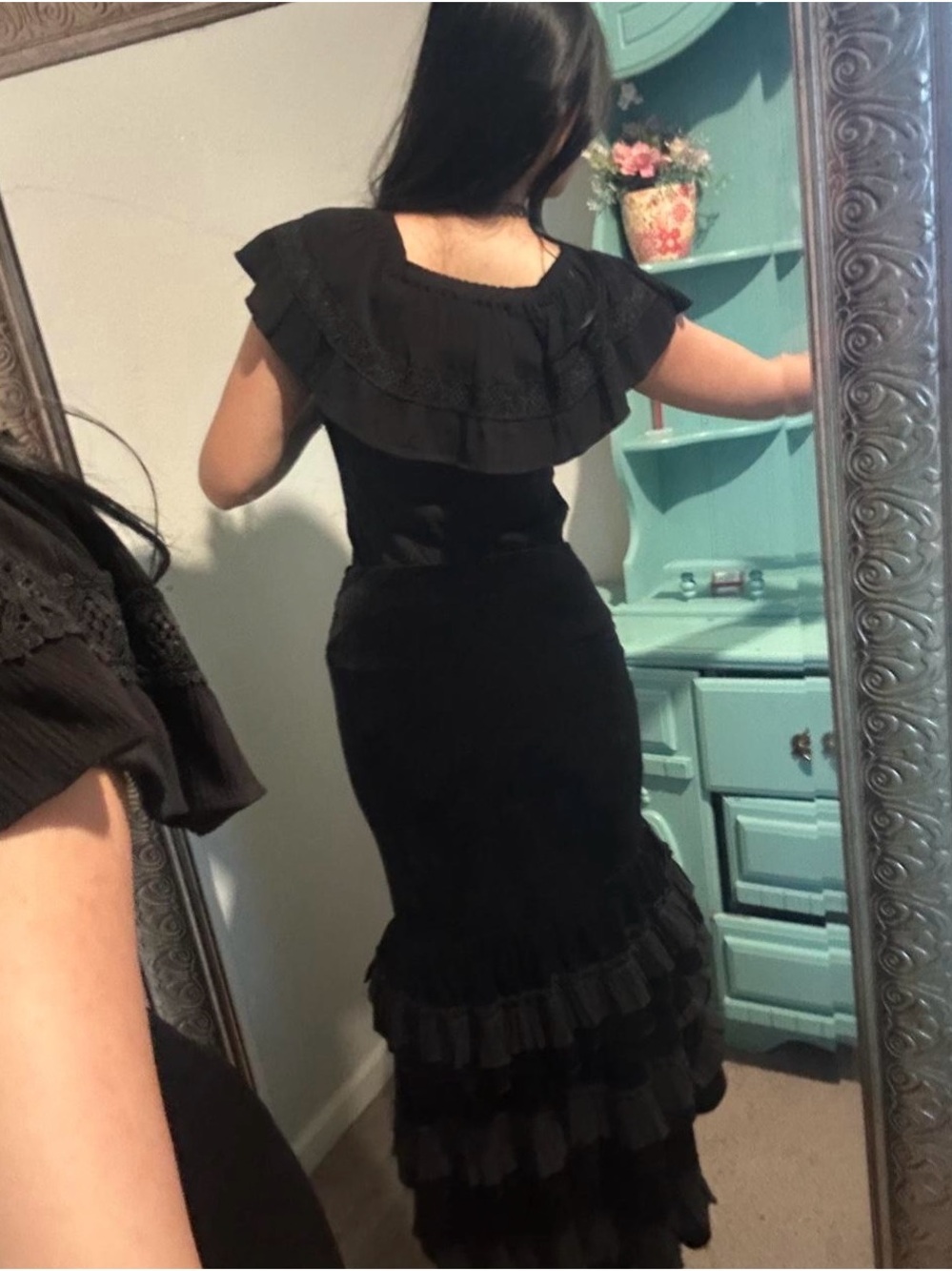 ROMWE Black Velvet High-Low Ruffle Skirt - Picture 3 of 7